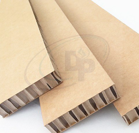 dianperdanaindo's tweet photo. Honeycomb Board atau papan sarang lebah merupakan packaging yang secara khusus dirancang dengan struktur bentuk yang hexadiagonal.
Packaging ini memiliki daya tahan yang kuat karena strukturnya yang menambah kekuatan permukaan dalam menahan beban.  #boar https://t.co/xM459xM2qt https://t.co/FOeC2oMhKN