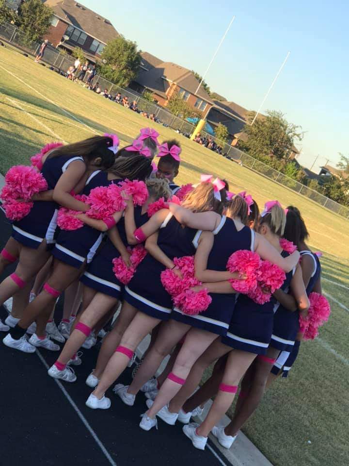 melaniegray_phi's tweet photo. HMS Pink Out game against KHS!
#HUSKYCHEER https://t.co/xZCVDtsAZr