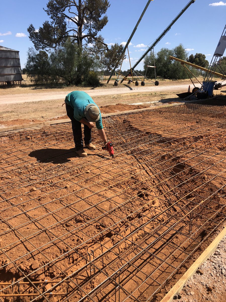 ColRichens's tweet photo. Setting up for 3 Kotzur silos . Hopefully fill them with Barley https://t.co/LjPTCvENOv