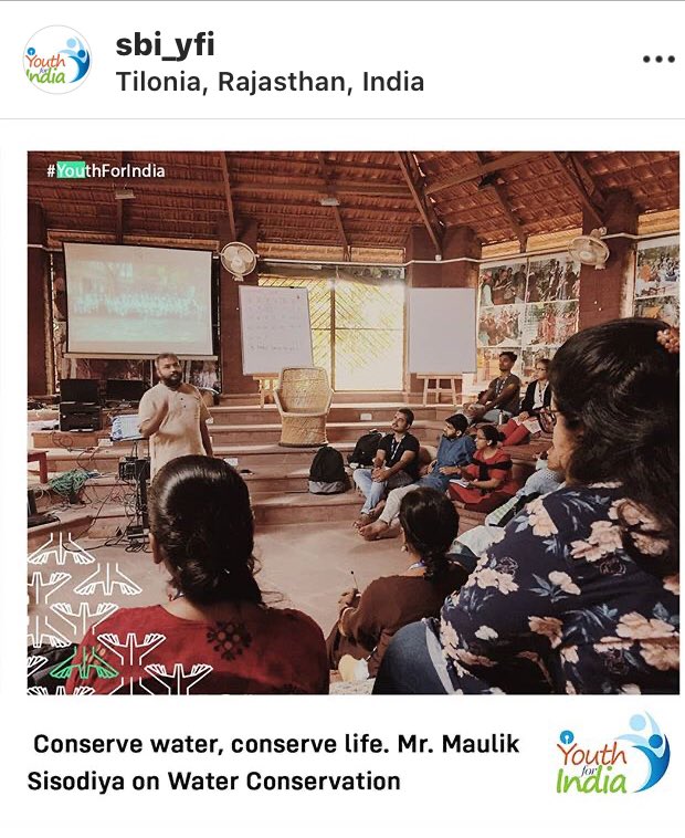 PoojaBhati1987's tweet photo. @mauliksisodia delivering a lecture on “integrating conversation in rural development “ at Tilonia @sbi_yfi @TheOfficialSBI https://t.co/LhWUYwCRq8