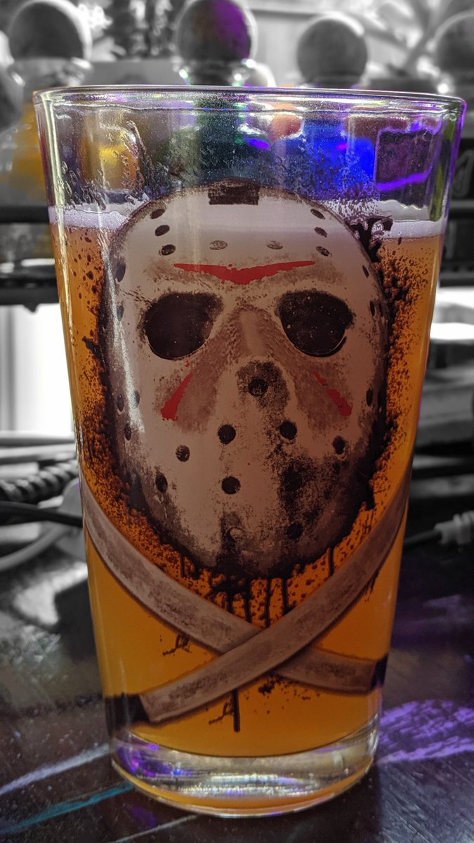 ArtsyJinx's tweet photo. What's your favorite #HalloweenMovie ??#Halloween #movies
🔪🎃🧡 https://t.co/CNITjgprai