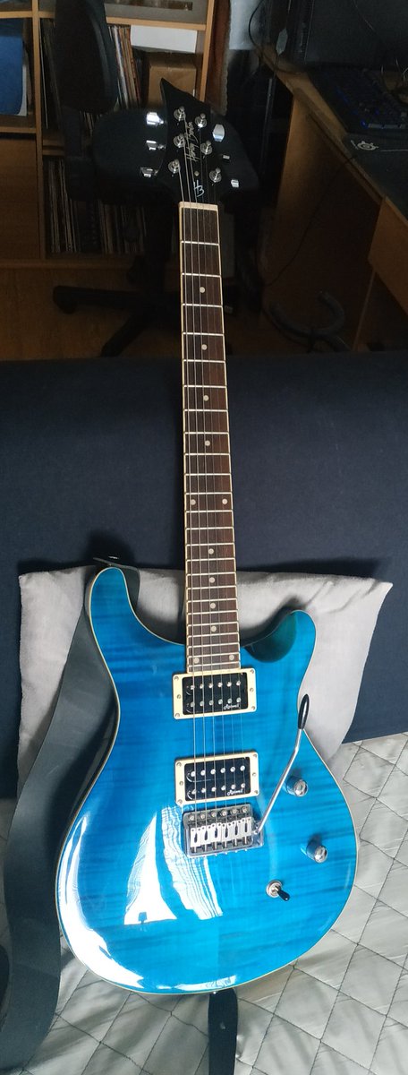 M00NPANT5's tweet photo. Soooo, after like a month or so I finally got the guitar replaced and it's AMAZING. No more static noise. I love it so much ❤️❤️❤️ I tried it on Rocksmith and it sounds amazing! I'll post a link to a song I recorded real quick with the guitar in Rocksmith https://t.co/9kAAiHzl6d