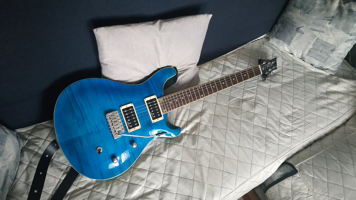 M00NPANT5's tweet photo. Soooo, after like a month or so I finally got the guitar replaced and it's AMAZING. No more static noise. I love it so much ❤️❤️❤️ I tried it on Rocksmith and it sounds amazing! I'll post a link to a song I recorded real quick with the guitar in Rocksmith https://t.co/9kAAiHzl6d