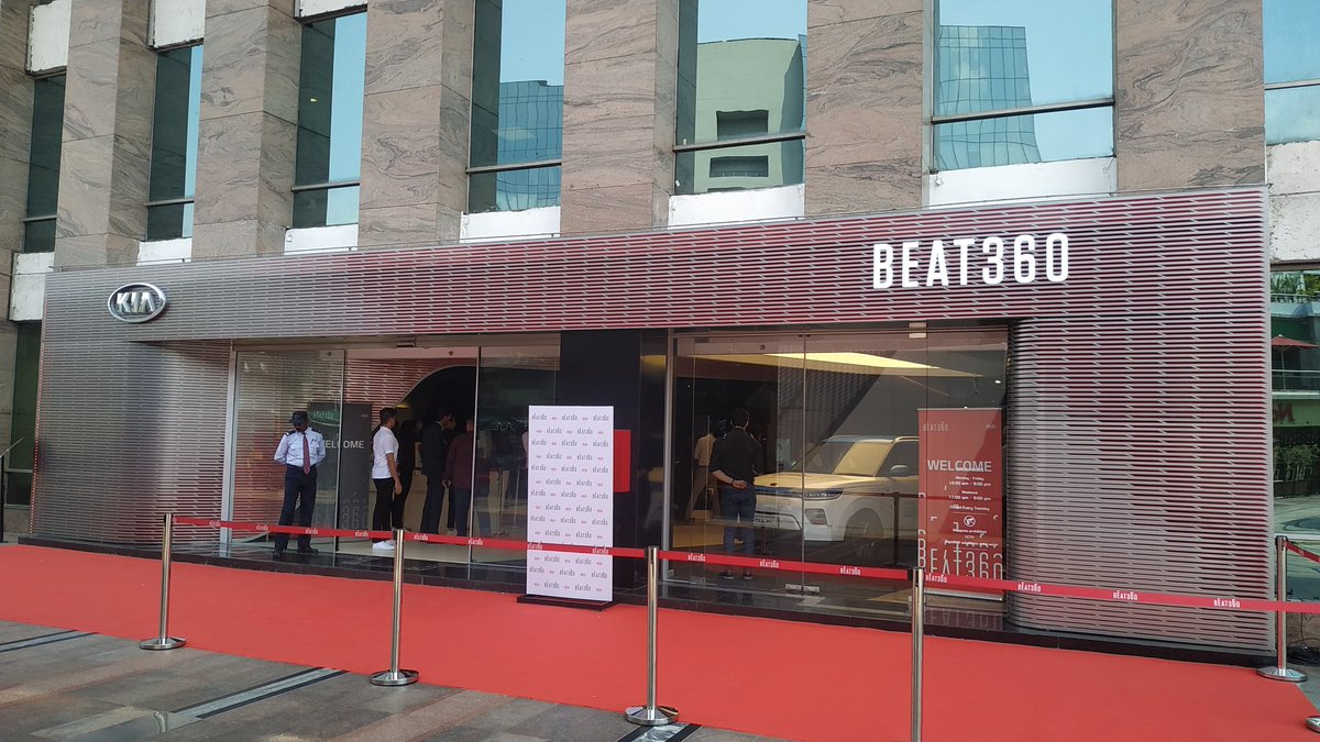 ShamsNaqvi's tweet photo. #Beat360 is the first brand experience centre from Kia Motors outside Korea. Well located inside #Cyberhub in the heart of #gurugram @KiaMotorsIN https://t.co/nJ3aJpL803