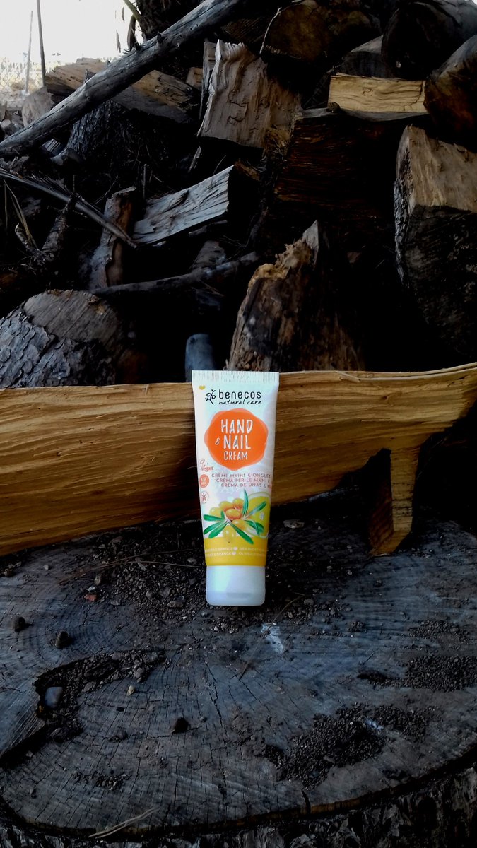 BenecosSpain's tweet photo. Para unas manos cuidadas e hidratadas con @BenecosSpain , aquí tienes nuestra fórmula vegana y certificada con espino amarillo &amp; naranja. Su aroma y textura natural, te va a encantar😄✋🍊🌾💛 https://t.co/krd7xSC8Ts