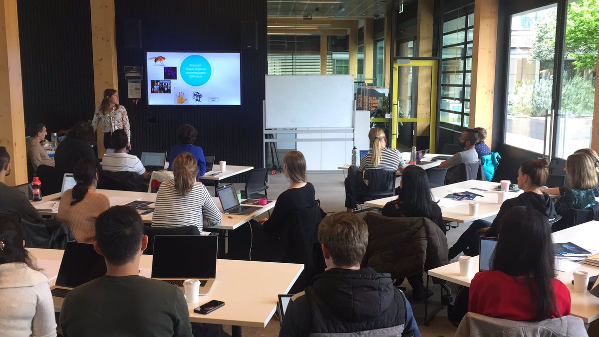 Flaviammgomes's tweet image. Full house here at the Visual Skills Workshop, an initiative of both @SOBRNetwork and @AusNeuroSoc  to help students to better communicate their research through visuals @squarecell