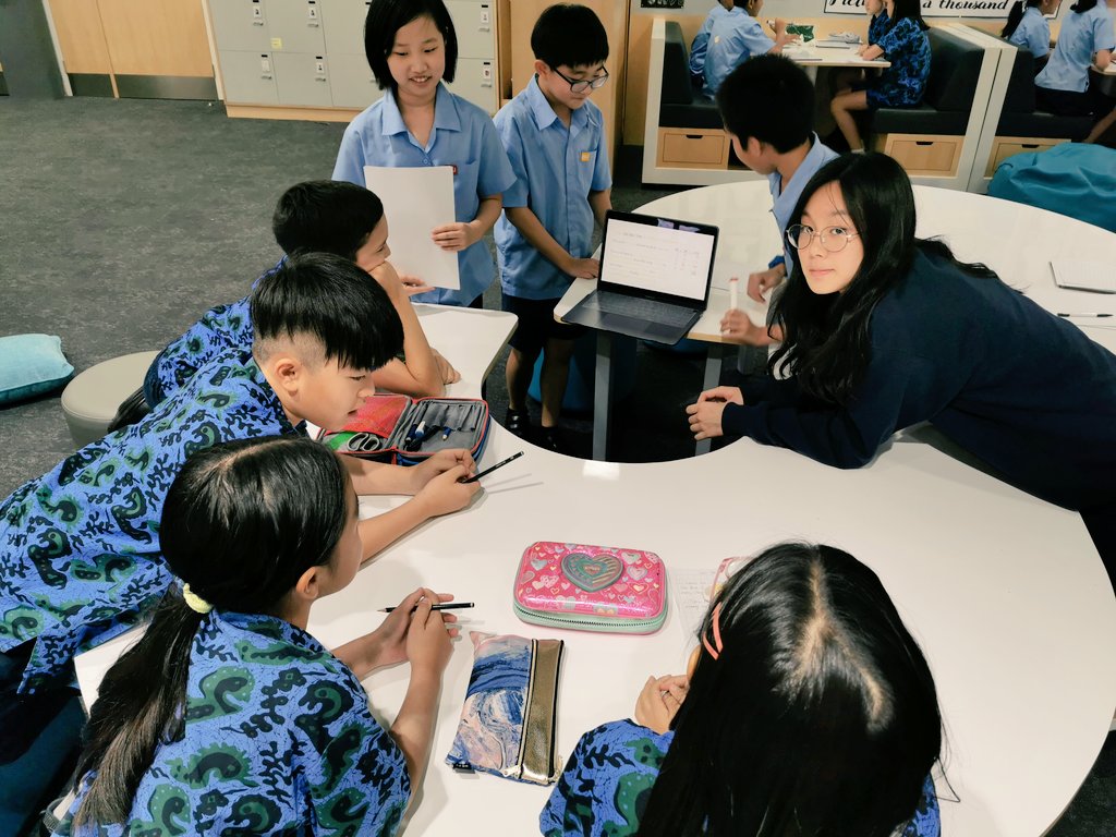 StevenConlin86's tweet photo. Year 7 students teaching year 6 students. Six different ways to multiply two digit numbers. #bsjbytes #morethanaschool https://t.co/NnOzUMMXdf