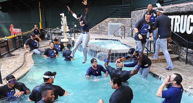 olivasjulian's tweet photo. Pool Curse going strong 🤠

#Dbacks #Dodgers https://t.co/o1JglJJE7G