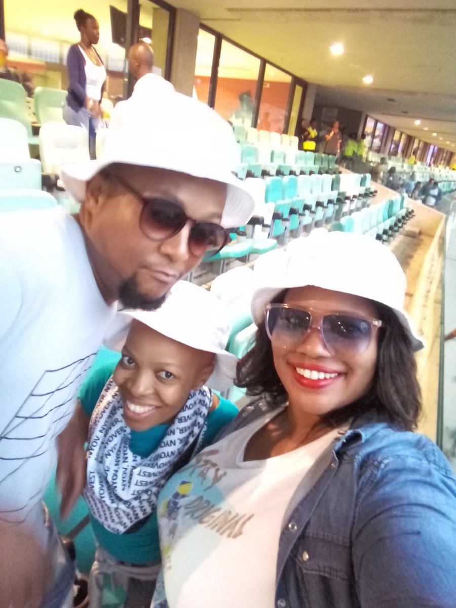 KhosiMOTAUNG's tweet photo. @Ntombikadaddy3 Sereng ciroc mo baneng? #Ciroclounge #FillupBuddies, rusternburg better be ready cos wow siReady for #FillUpRoyalBafokeng  kaloku. https://t.co/nn1eRc0ksT