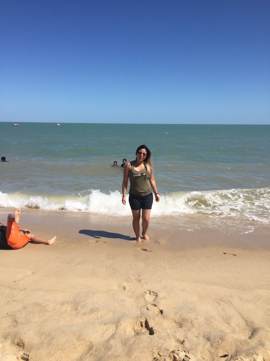 YariJacob05's tweet photo. Sol ☀️ arena y mar 🌊 https://t.co/dQovyslOOF