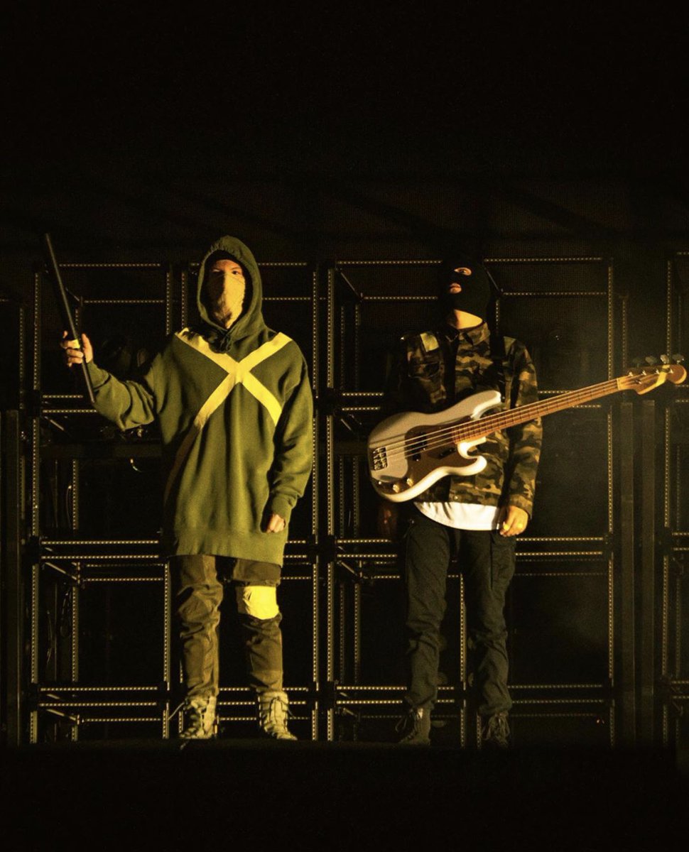 banditourlive's tweet photo. New photos from tonight #BanditoTampa (📸97xonair) https://t.co/io0uFGqmMy