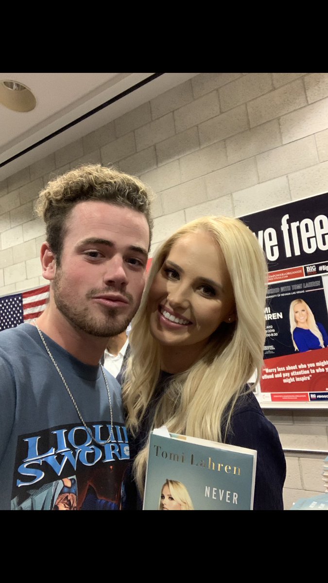Sweetmama326's tweet photo. .@TomiLahren thank you for sharing your message @unlv tonight! Such an honor for my son @jenner_allen to meet you, hear you speak, and get his book signed!!๐๐ผโฅ๏ธ We love you!! #NeverPlayDead #MAGA #KAG #Trump2020 @TPUSA https://t.co/AZNnGCskht