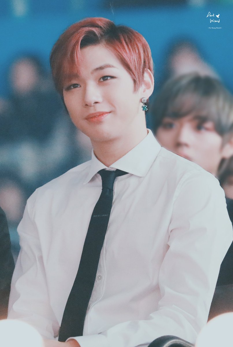 darkwizard_1210's tweet photo. 181128 AAA
작년....
강대표님...💘💘💘💘
#강다니엘 #姜丹尼尔 #姜丹尼爾 #KangDaniel #カンダニエル #คังแดเนียล https://t.co/w44qKwnq6u