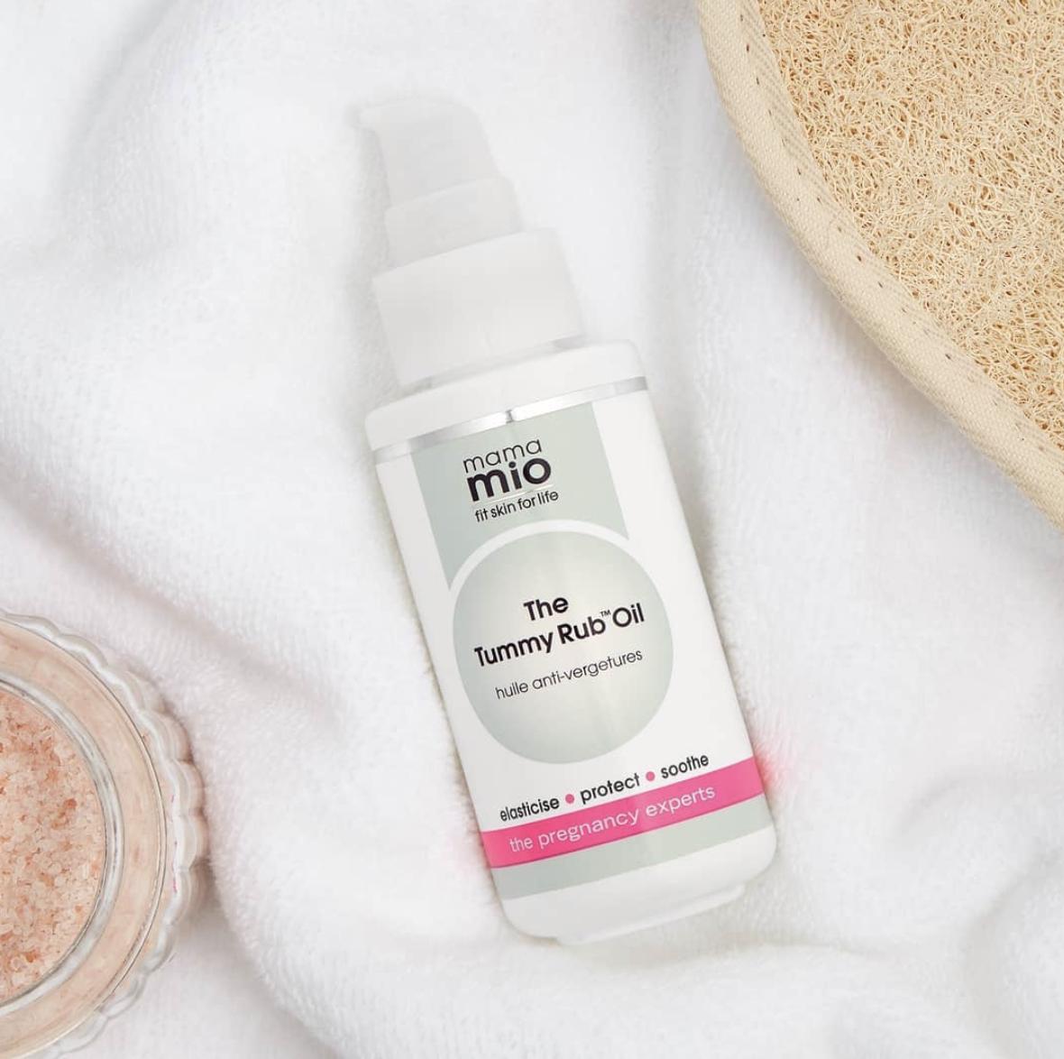 "Love this oil from Mama Mio, makes my skin feel super soft!" 💗(Emma, Mama Mio customer)

Treat your skin to stretch mark preventing skincare:   bit.ly/TummyRubOIlSA

#stretchmarkprevention  #moisturising #pregnancyskincare #momtobe #newmom #pregnant #pregnancysafeskincare