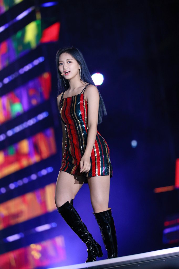 chwskyblue's tweet photo. sbs super concert in incheon 2019
#tzuyu #쯔위 #ツウィ #周子瑜 #子瑜 #TWICE https://t.co/q5eGJH4QL8