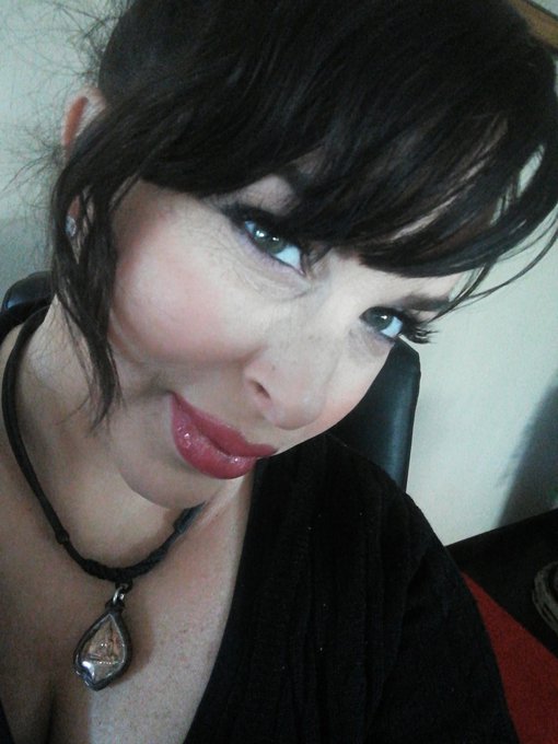 Feeling better today https://t.co/gzQ7L4ky8N https://t.co/xdnUFMJloL
