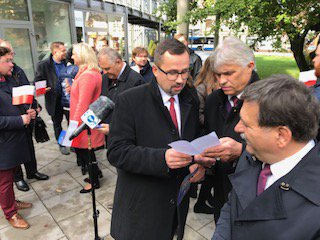Klawiter_K's tweet photo. Relacja fotograficzna z wczorajszej konferencji prasowej kandydatów Prawa i Sprawiedliwości @pisorgpl w Gdyni. 📷

#JedziemyDalej #DobryCzasPL https://t.co/OjAx1gJbbK