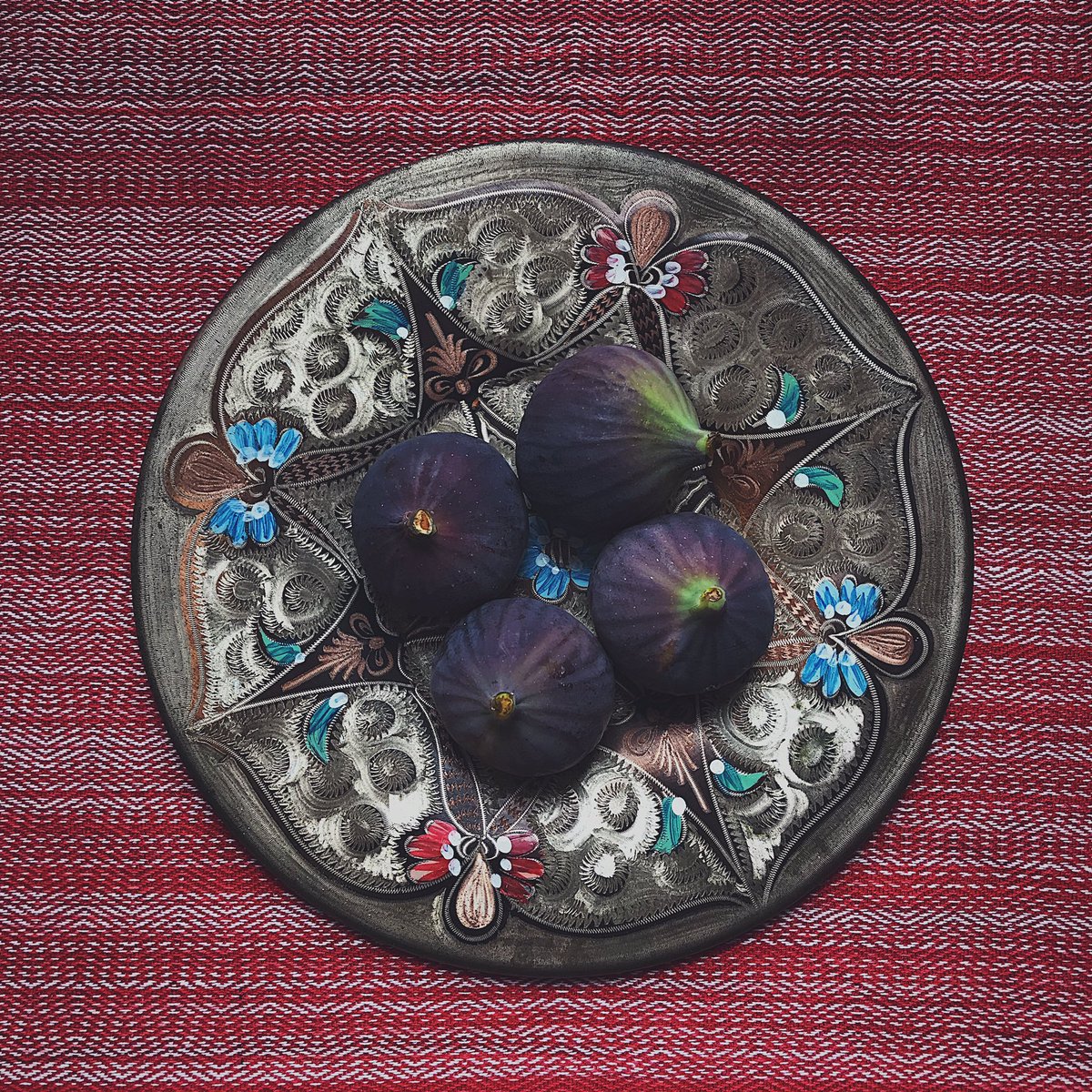 ‘One of these figs is not like the others’ #figs #Turkey #vintageplate #copper #enamel #vsco