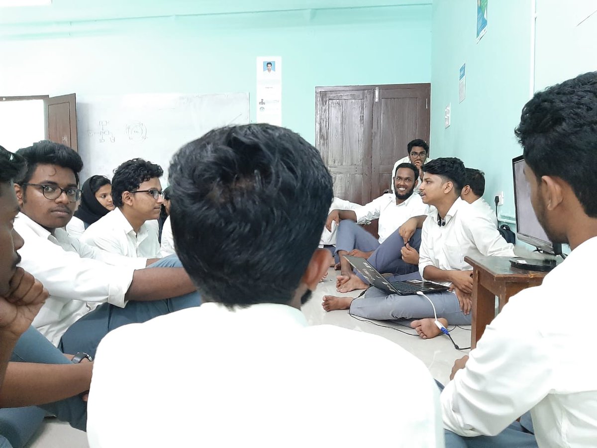 tinkerhubcoet's tweet image. The first ever community meetup of @tinkerhubcoet
.
.
.
Had a lot more attendees than we expected and the group was just 🔥🔥
.
.
.
Thanking all of you amazing people for coming.... #ഇനിയുംവരണം

@TinkerHub
@meharmp
@gksoriginal