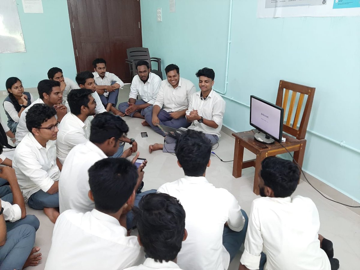tinkerhubcoet's tweet image. The first ever community meetup of @tinkerhubcoet
.
.
.
Had a lot more attendees than we expected and the group was just 🔥🔥
.
.
.
Thanking all of you amazing people for coming.... #ഇനിയുംവരണം

@TinkerHub
@meharmp
@gksoriginal