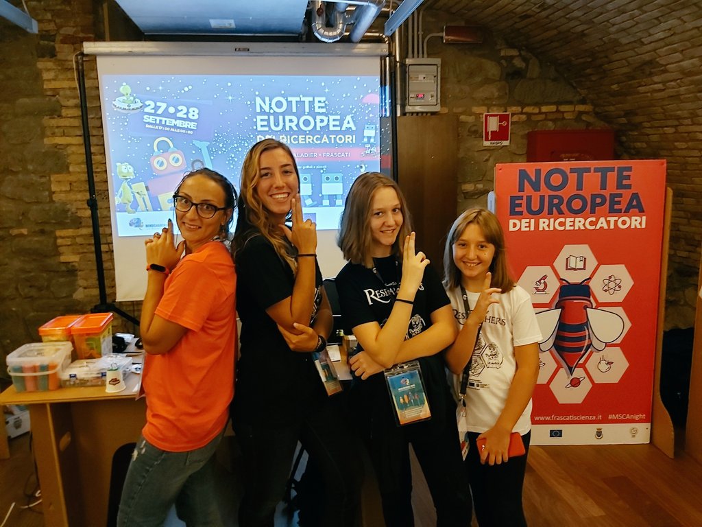 PergjergjiAldo's tweet image. We do have some cool #CoderDojoGirls mentoring at our @CoderDojoSPQR! 😍🎉