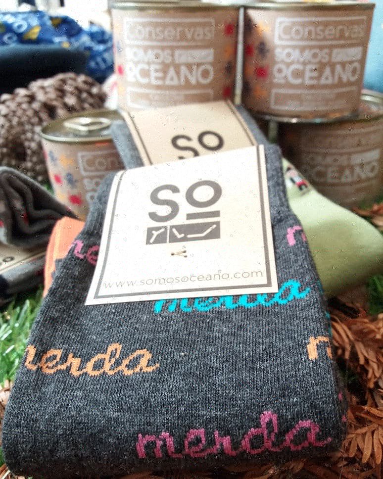 Buenos días #Galicialovers😍  Mirad éstos fabulosos calcetines de @SomosOceano. Gaitas, nécoras, pulpos, faros, toxos, muchos modelos y cada uno mola más que el otro. Uno de los regalos gallegos más originales! están fabricados con algodón peinado y puedes regalarlos enlatados.
