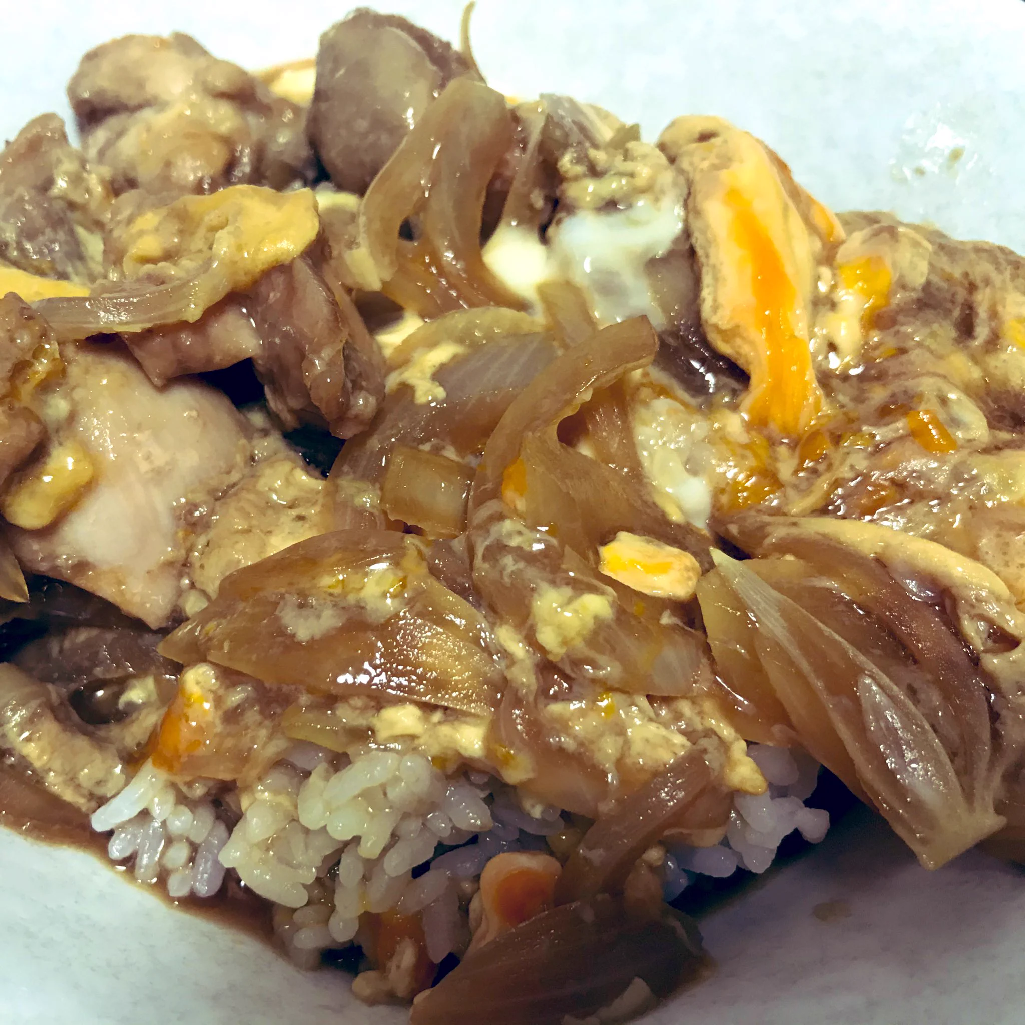 作ったー！けど白だし無くってめんつゆにしたからか味濃い…？でも美味しいし速いし好き…………今度誰か来たらドヤ顔で作ろ  