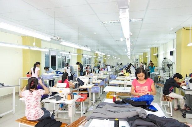 sourcestudioco's tweet image. Busy Thurday - We are getting out the last few AW19 Production orders... ready for the next season to start!

#sourcestudio #vietnam #factory #denim #lowvolume #clothingmanfacturer #vietnamlowvolume #highquality #fullyfactored #fabricsourcing #trimsourcing #fashionweekdesigner