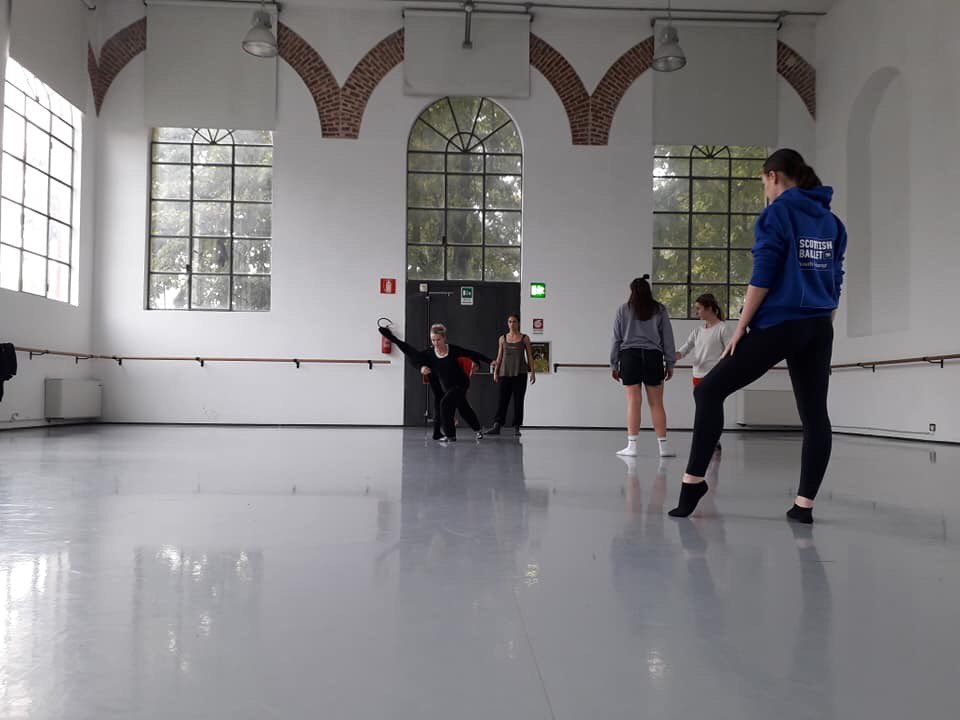 compagniaebd's tweet photo. Let’s start!
#DIALOGUES
@bttseason @compagniaebd @scottishballet @PiemonteDalVivo #sbyex #egribiancodanza https://t.co/9mXP1VT8tc https://t.co/LX5VAc2stn