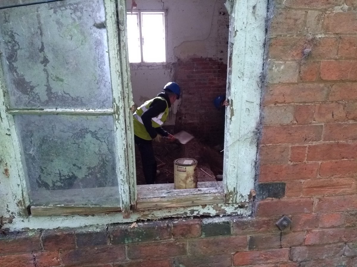 nncconstruction's tweet image. Level 2 Maintenance Apprentices,@ThoresbyPark this morning cleaning out and removing a timber floor. Learning about sleeper walls and working on pre 1919 buildings. @nncconstruction @NNC_Worksop @RNN_Training #LearningAtItsBest #WalledGarden