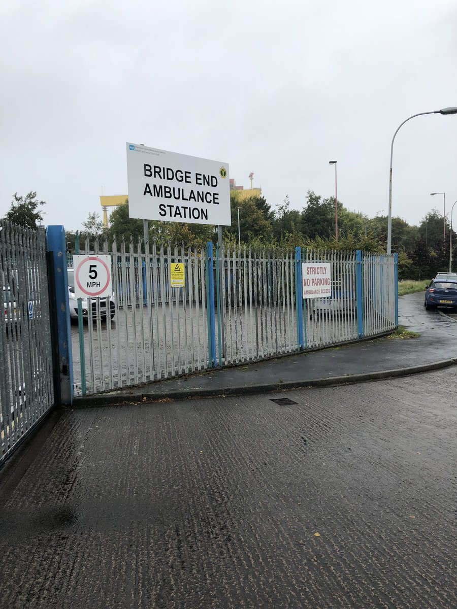 DanielSquibb2's tweet photo. Great start to our visit in Northern Ireland. @TASCVolunteer & myself meeting & #talking to operational ambulance staff about @TASCharity and #WorldMentalHealthDay2019 Jane brought biscuits 😁#BridgeEnd thank you for your hospitality 💚💚 https://t.co/KKrI3t4SHZ