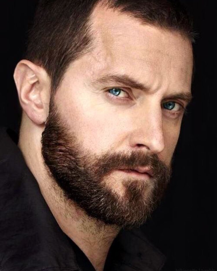 RobotProphet1's tweet photo. @Jenthulhu if ever adapted I’m thinking #RichardArmitage or #EnzoCilenti voicing Kai’Memna
& #StephenFry or #BenedictCumberbatch as Ei’Brai #amreading #booknerd #fancasting #Remanencebook #confluenceseries https://t.co/AOWep9UN1i