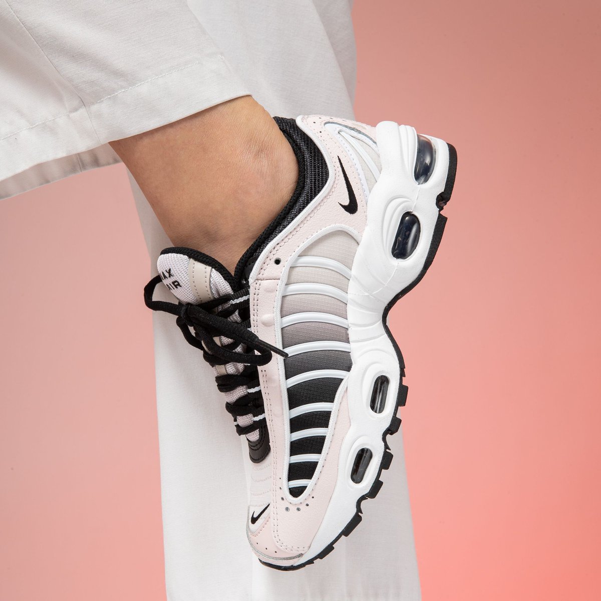 nike air max tailwind soft pink