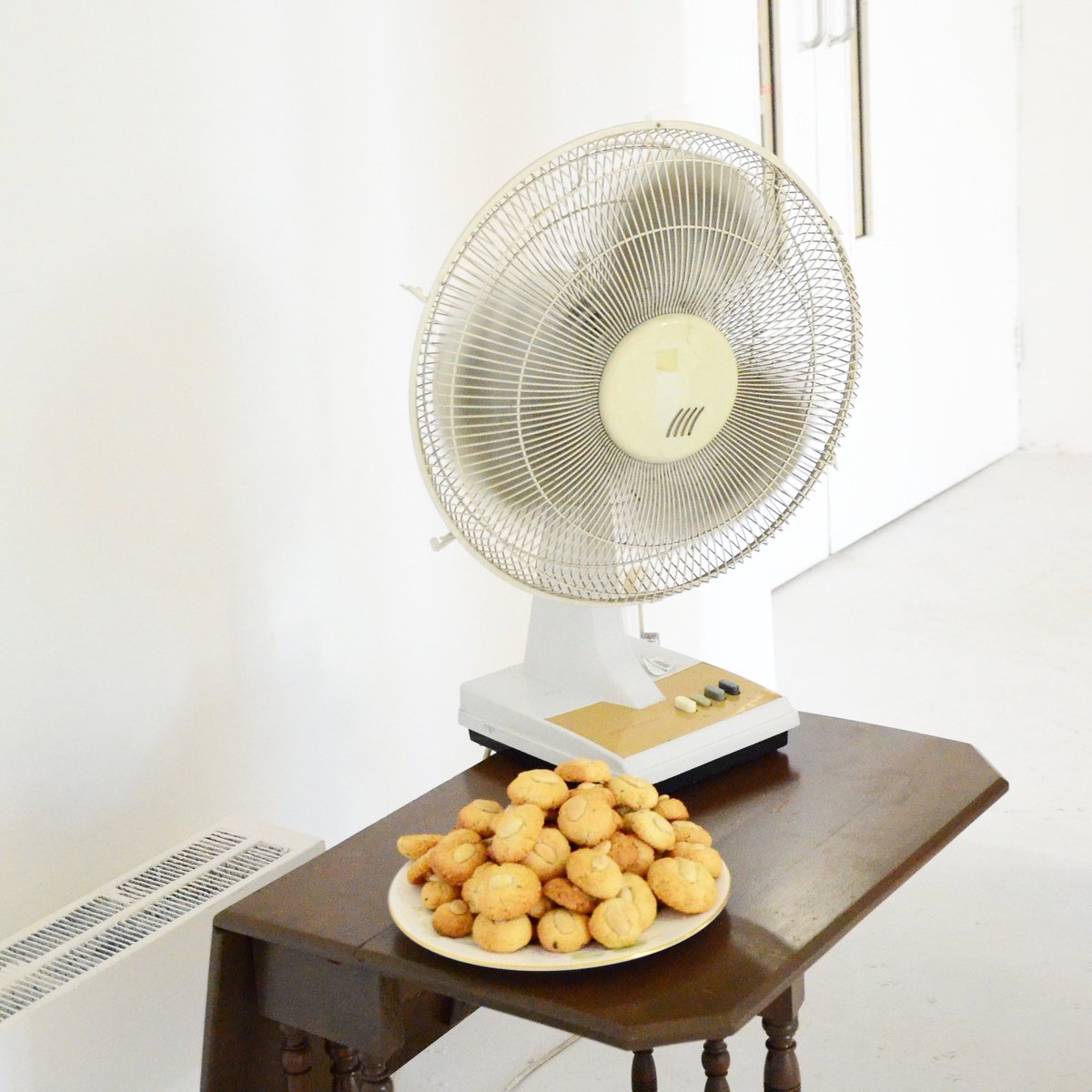 As a South Asian woman no matter how hard @veerarustomji tries she ‘will never truly fit into the shoes of these men’
Inward - coming in from outside 
at 1B Window Gallery open for Art Licks weekend ɪɴᴛᴇʀᴅᴇᴘᴇɴᴅᴇɴᴄᴇ &amp; beyond (Oct 17 - Nov 18 2019)
@E17Invisible