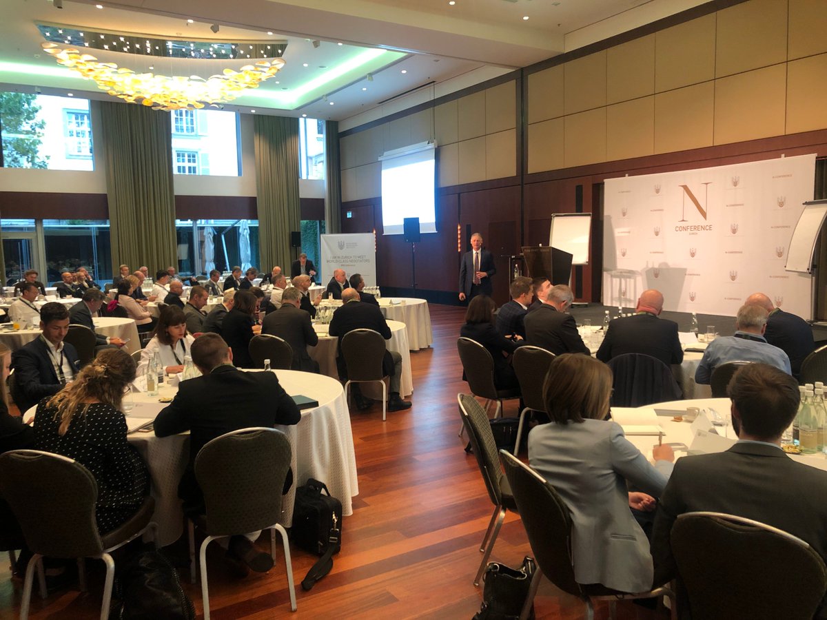 Jens_Voegeler's tweet photo. Verhandeln Sie nicht mit sich selber, sondern konzentrieren sich auf die #Verhandlung mit dem Verhandlungspartner. #NConference @SchrannerAG @schrannerms #Negotiation #Verhandlung #Zurich #Zürich https://t.co/25AEcelLfT