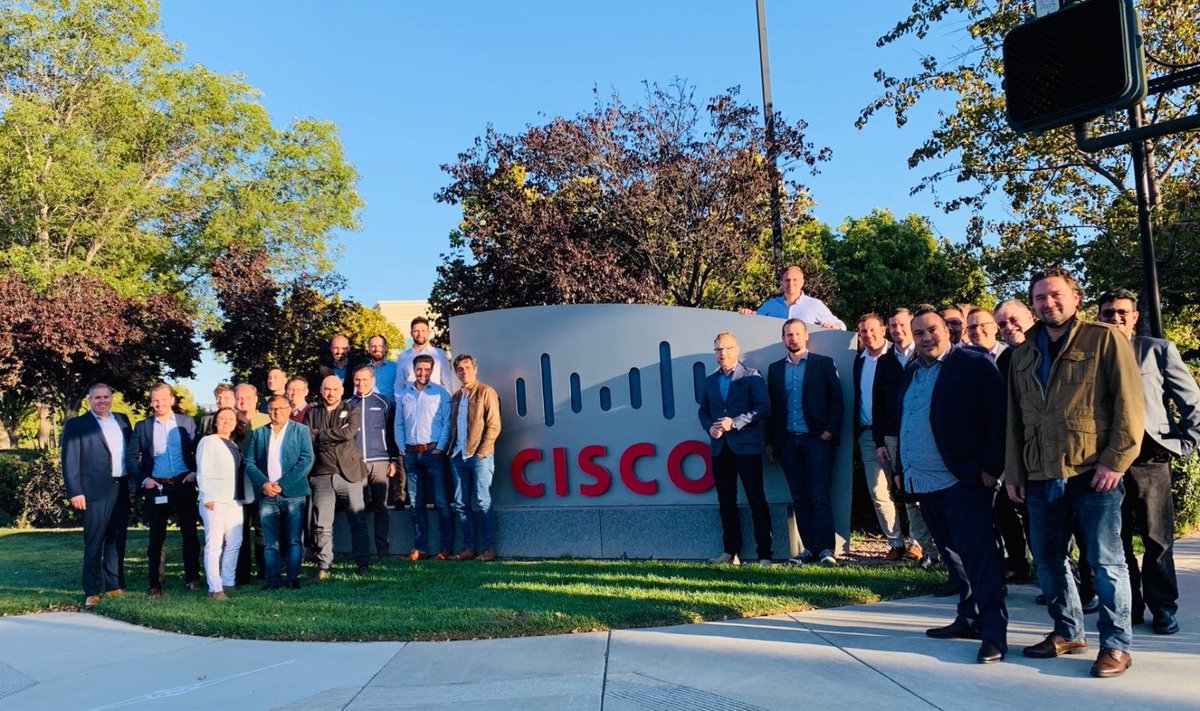 ComstorFrance's tweet photo. Nous sommes ravis de nos 3 jours passés dans les locaux de Cisco avec l'équipe CDI #Cisco #CiscoDNA #CDI #Comstor #CiscoDatacenter #SanJose #welovedatacenter https://t.co/UmNN6gCUyE