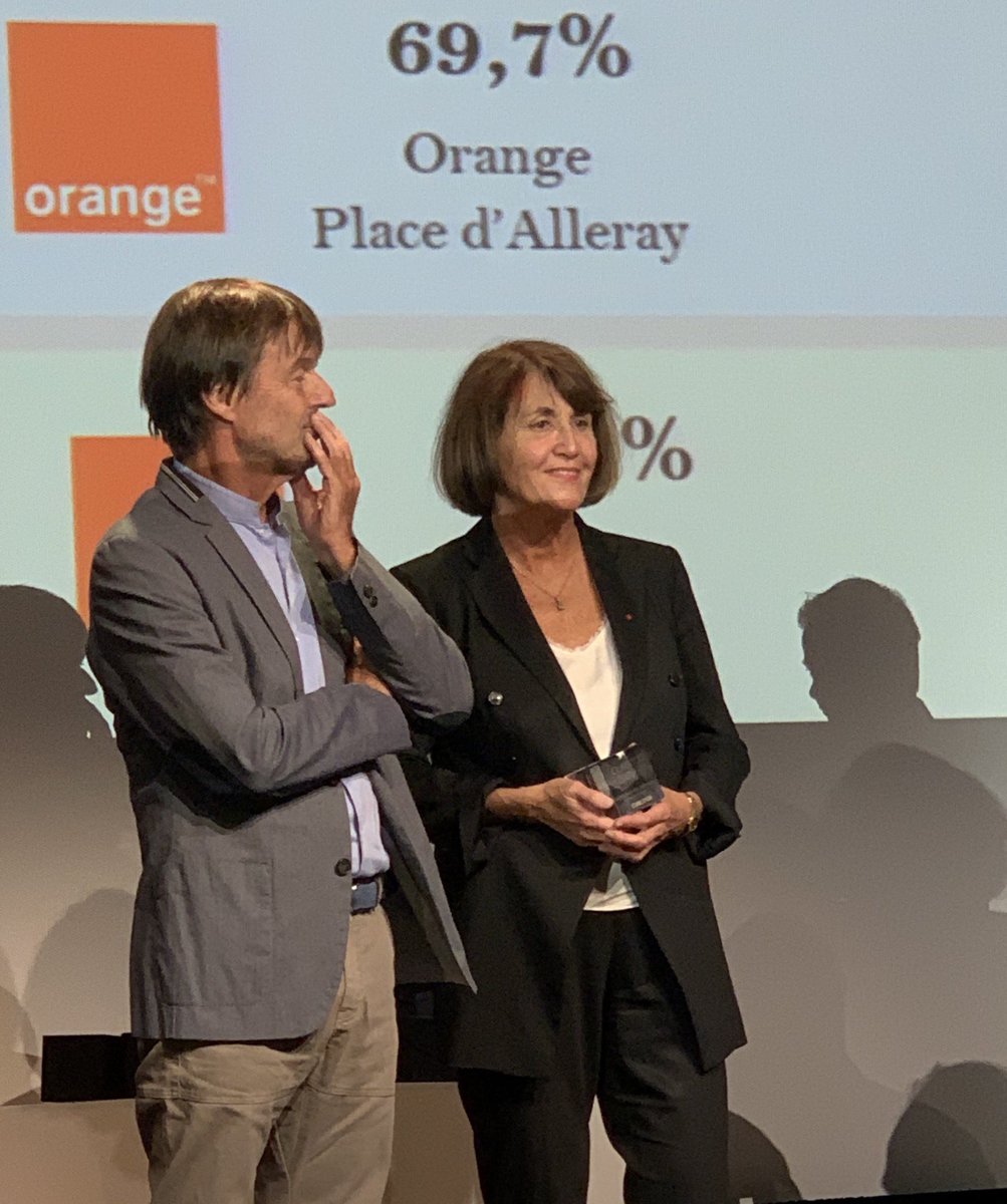Matt_Belloir's tweet photo. @N_Hulot remet à Christine Albanel #Orange le 1er Prix de #ifpeb pour la gestion énergétique de son parc #immobilier. Bravo 🎉 @bertrand_jasson 🥇
@OrangeRSE  @presseorange https://t.co/Db1ORv1hF2