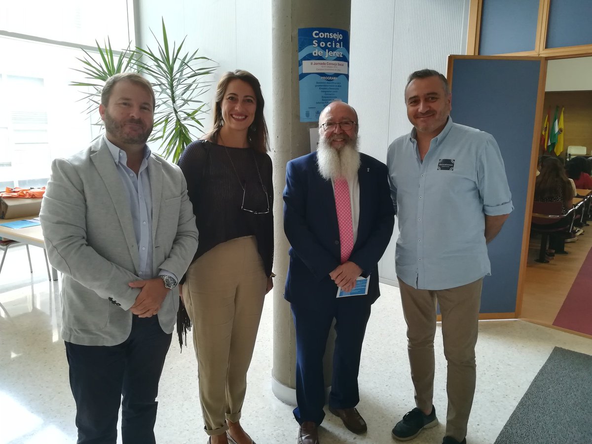 GlobalJerez's tweet photo. Representantes de la Plataforma empresarial #GlobalJerez con Carmelo García Barroso en la presentación de las II Jornadas del #ConsejoSocial de #Jerez.

@ConsejoSocial @univcadiz @jerempresarial https://t.co/66Ep3o06CC