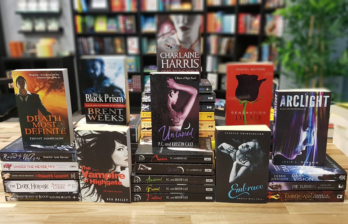 Some 'previously loved' books at Academy Books Southgate in time for October spook season. 💀😁📖☠.
#academybooks #academybookssouthgate #drogheda #bookshop #halloween #previouslyloved