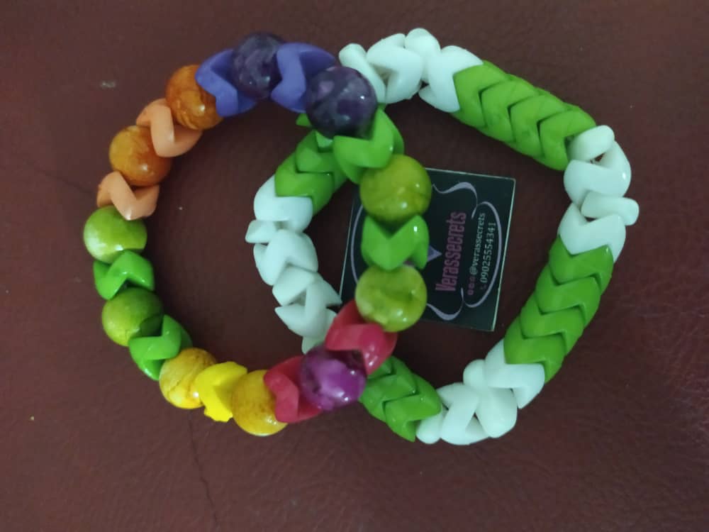 verassecrets's tweet photo. Our tropical Beach bracelets.

Available for both adults and kids.

Party pack deal also available.

Please help retweet or tag a mom &amp; dad who needs to see this. 

Thanks. 
#verassecrets #verassecretsbracelets https://t.co/Ek72ugDzuc