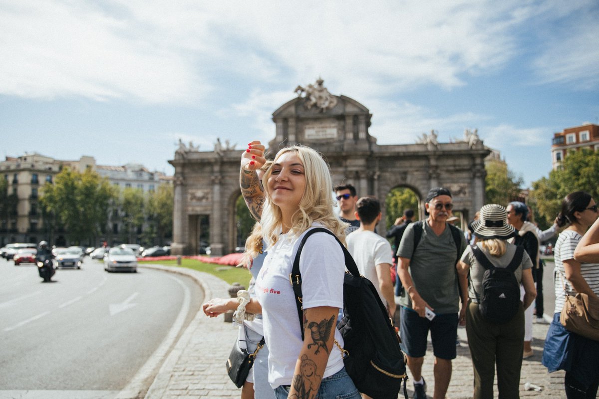 UniversalSpain's tweet photo. Recordando el paso de @juliamichaels por Madrid con #TheInnerMonologueTour https://t.co/gvEbdVRFit