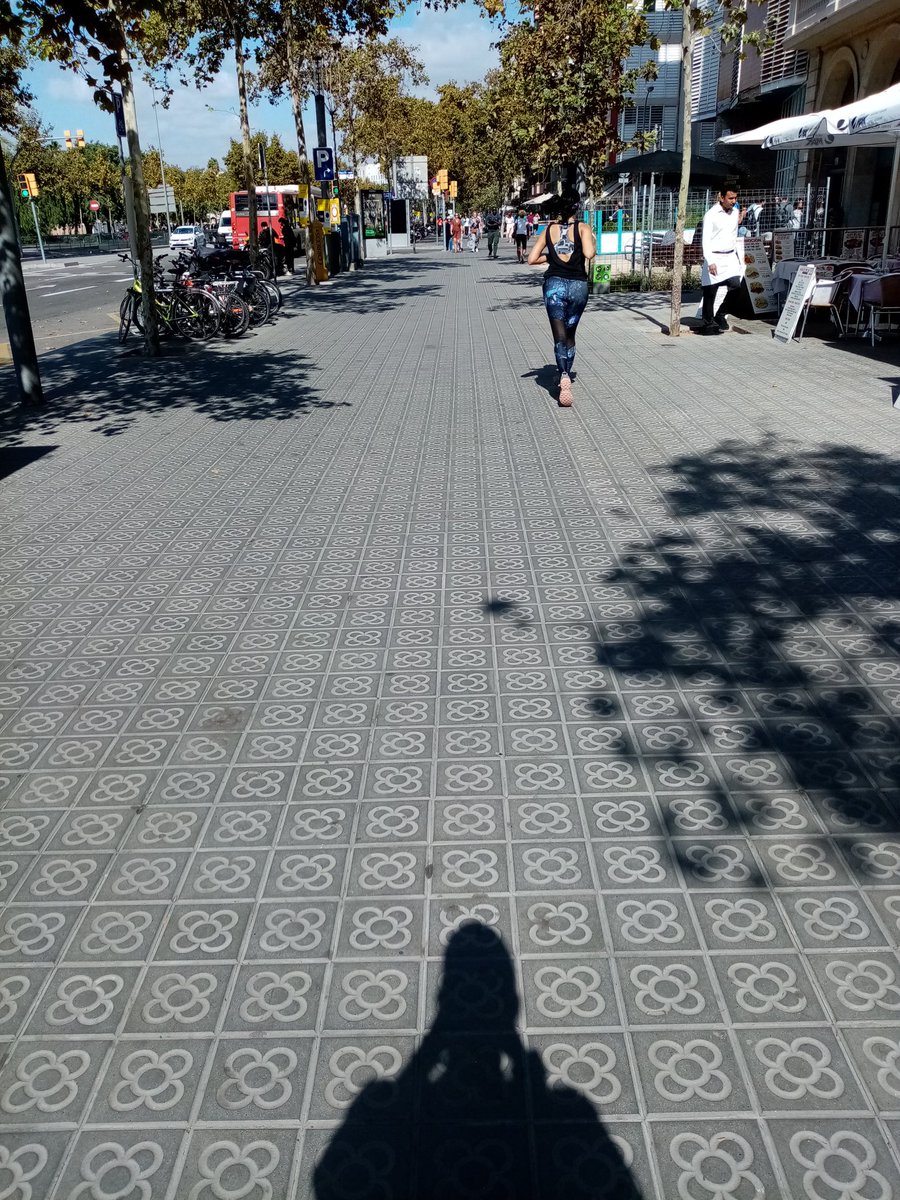carcentales's tweet photo. #RunBarcelona la mejor forma de turistear es corriendo https://t.co/CRV5I4fWez