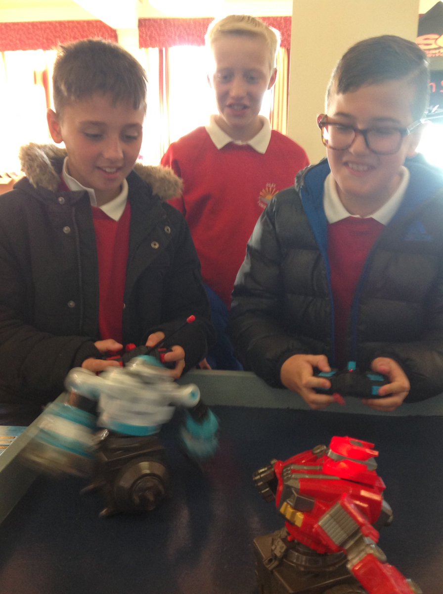 scarborough_TEC's tweet image. Pupils from @FileyJunior are battling it out with the robots  at Scarborough Science &amp;amp; Engineering Week! What a fantasTEC week its been! @NYBEP #battlerobots #SSEW2019
