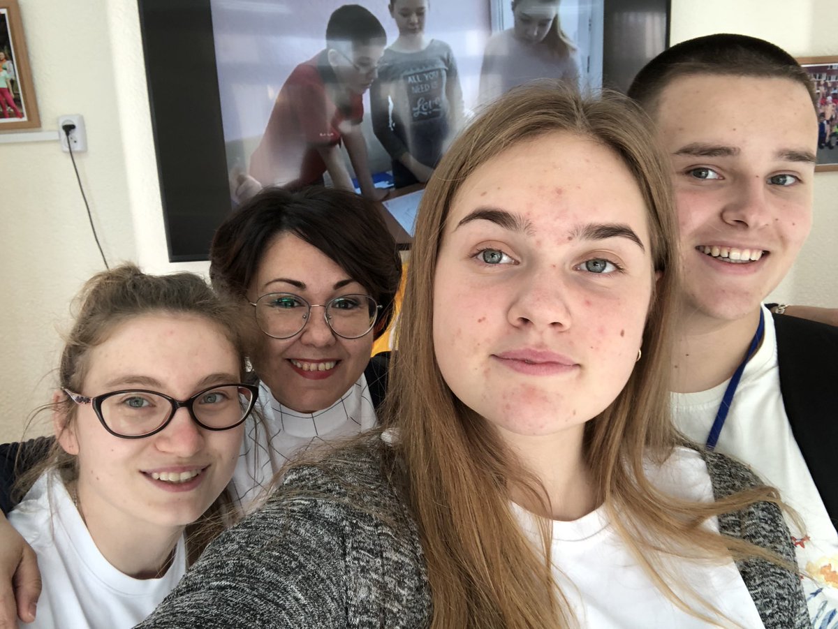 Мы в «Солнышко»! С нетерпением ждём важной части #Форумагородов - защита моделей! 
#Лесной #АтомТВ #ОбъединеиеМечты #ШколаРосатома
