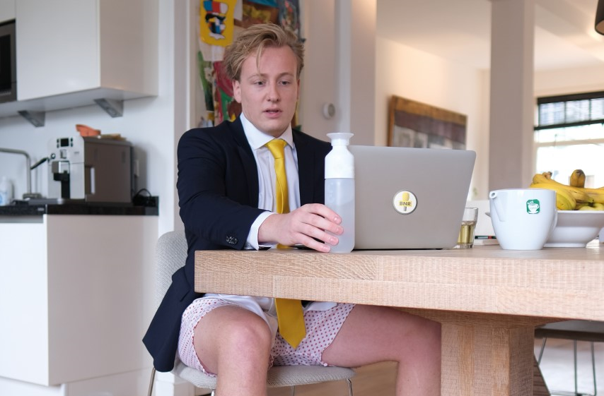 BNR gaat thuiswerken! Op donderdag 21 november blijven de studio's leeg en werken de redacties thuis tijdens de #BNRThuiswerkdag

bnr.nl/podcast/spitsb… #Spitsbrekers