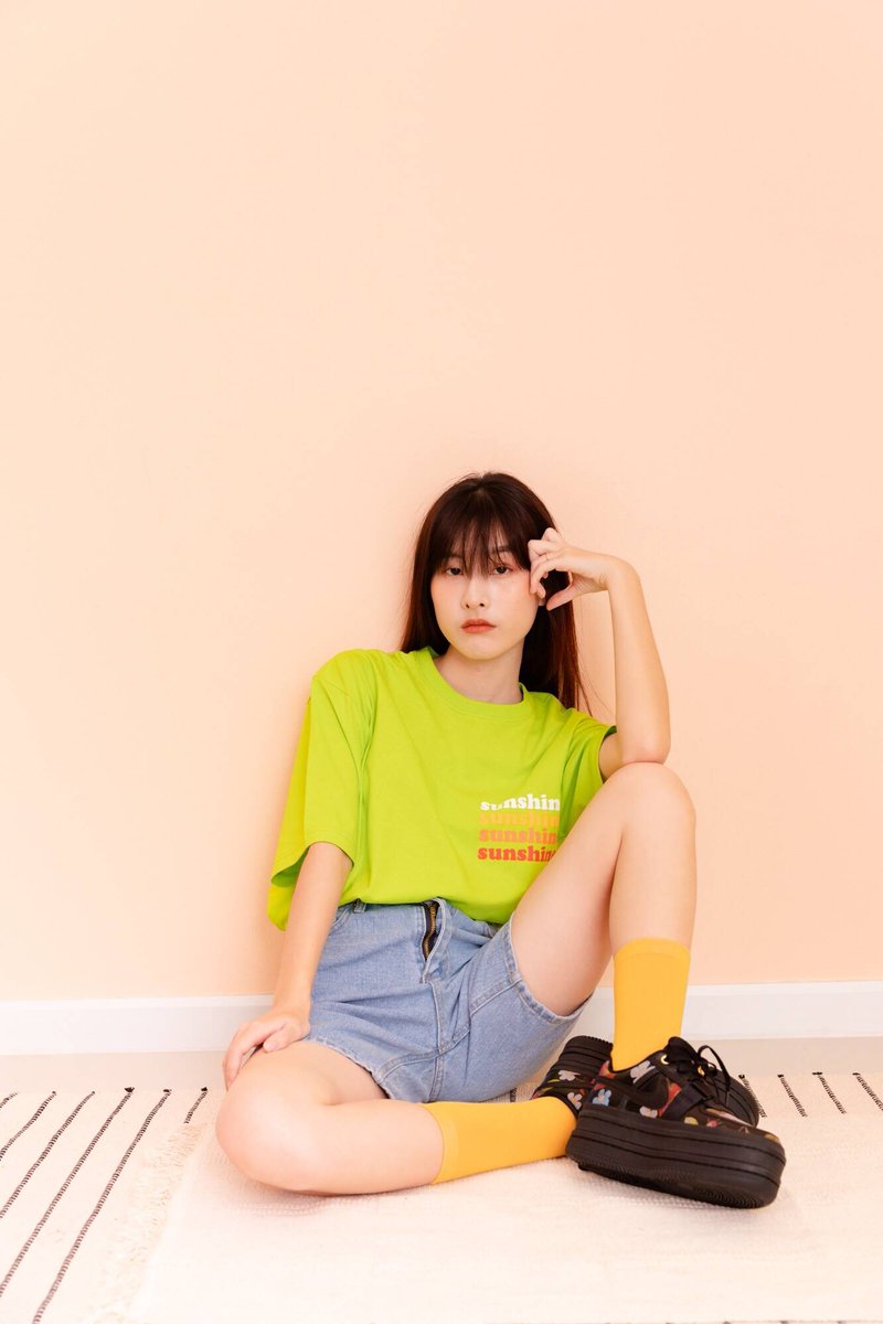 yahyah711's tweet photo. เสื้อทรง Oversize
 รอบอก 45" ยาว 27"
 สี : เขียวนีออน
 ผ้า : cotton 
 ราคา 150฿

#เสื้อโอเวอร์ไซส์ #Oversize #เสื้อผ้าสไตล์เกาหลี #พร้อมส่ง #เสื้อผ้าเกาหลี  #เสื้อoversize #เสื้อผ้าแฟชั่น #เสื้อผ้าพร้อมส่ง https://t.co/gJJpETQbAh