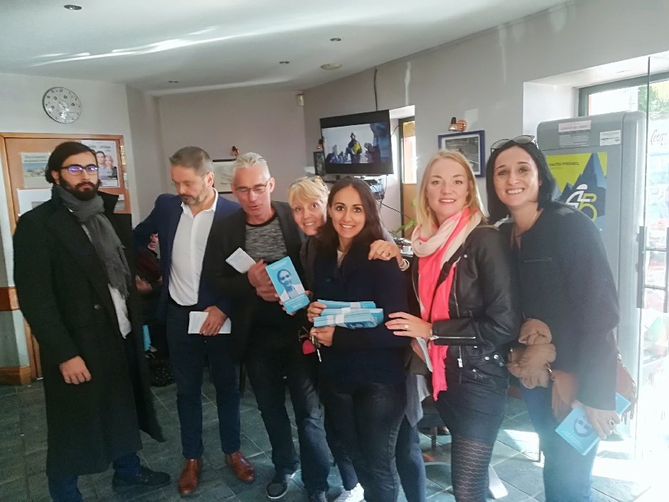 celineboisseauD's tweet photo. Nous sommes avec #MyriamMendez et des membres de l'équipe sur le marché #Marcadieu. Une nouvelle fois un accueil surprenant des Tarbais 😉😘 https://t.co/yZ3DIzJob7