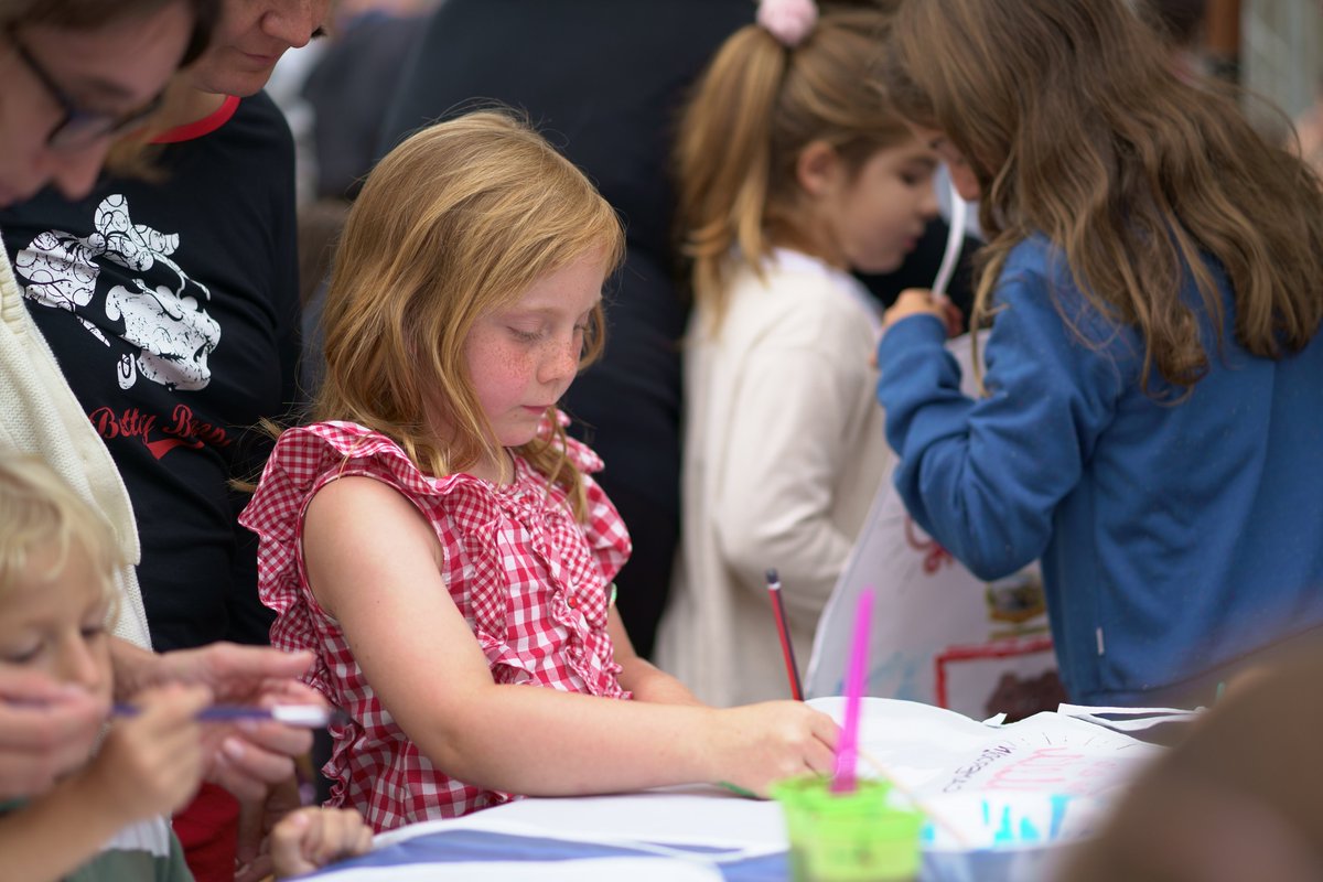 Vine als tallers creatius infantils de la Fira Guilleries🌿i passa-ho molt bé!! 🥳Flors de vitralls, l’arbre de la vida i sabó amb herbes remeieres!🤗Recorda el dissabte 12 i diumenge 13 d’octubre a Sant Hilari Sacalm.😎

#firaguilleries #lesguilleries #santhilari