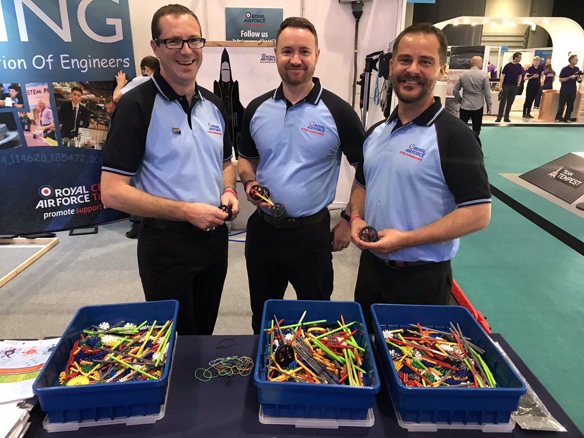 rafyouthengage's tweet photo. Thank you @rafcharitable for funding  the exciting @Sphero and @KNEX activities @newscilive @SydenhamSchool check out @RAF_Cosford rivet challenge @RoyalAirForce next @TeamTempestUK #NSLive2019 https://t.co/3DrNUAZwQf