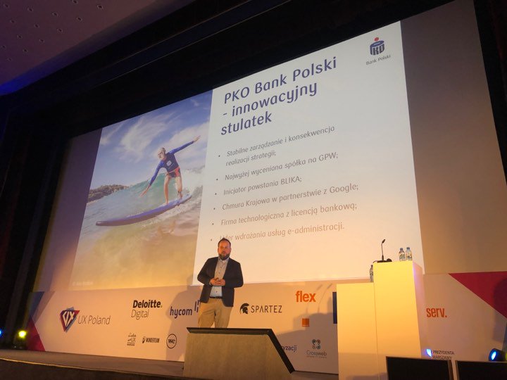 PKOBP's tweet photo. "Nasi klienci chcą korzystać z banku cyfrowo, a to ich głos jest najważniejszy i kluczowy. Wszystko, co teraz robimy jest mierzone tym, czy klient jest zadowolony." - @ukaszKuc na #UXPoland https://t.co/s3NAxlYuPV